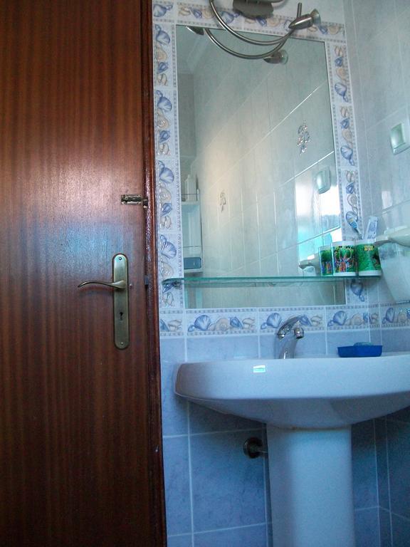 Pacheco'S Guesthouse لاغوس المظهر الخارجي الصورة
